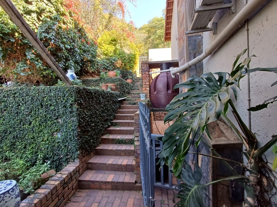 5 Bedroom Property for Sale in Kosmos North West